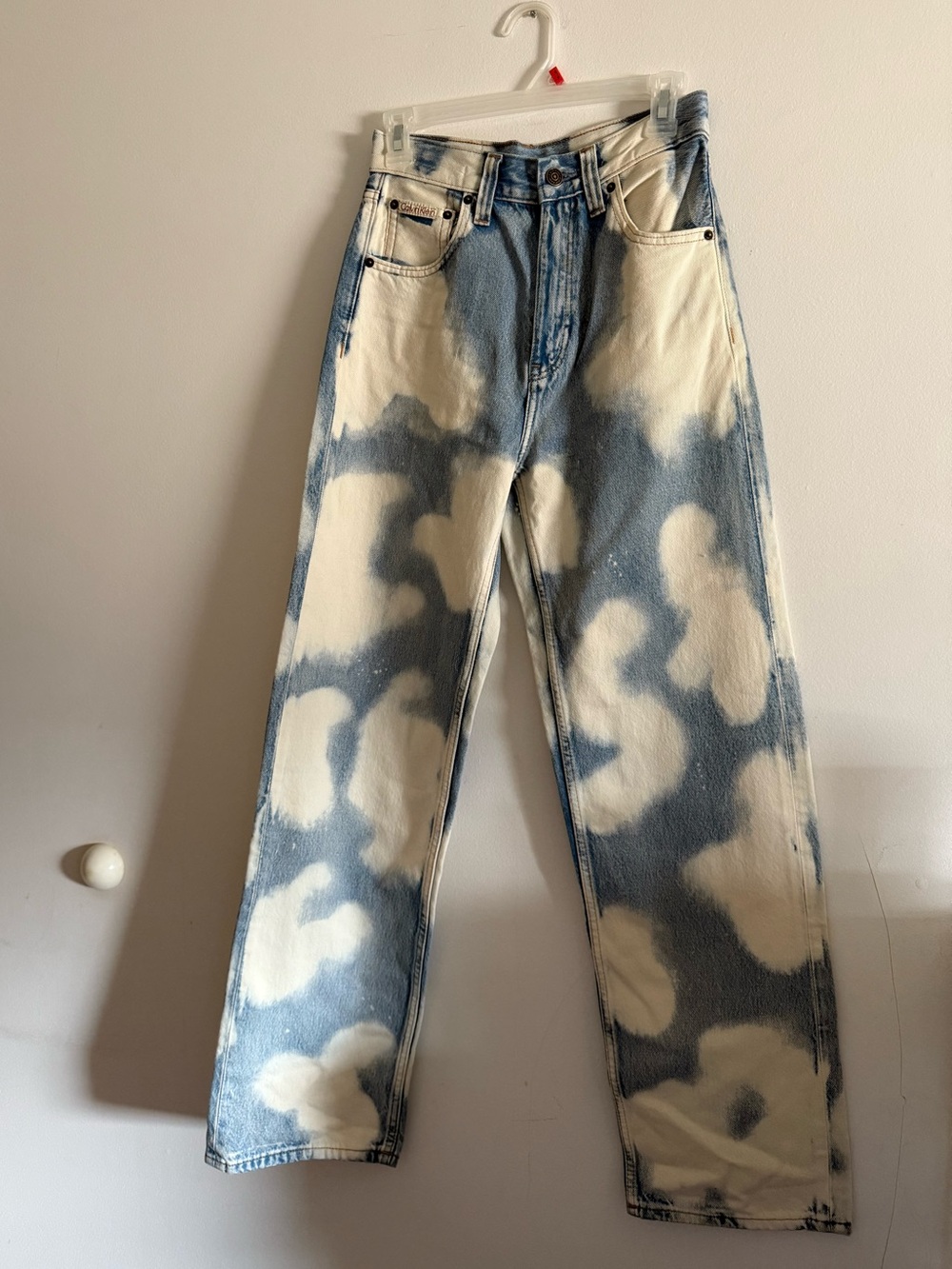 Calvin Klein Bleached Cloud Print Relaxed Jeans - size 26 - 100% cotton